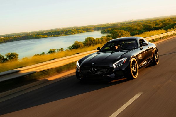 How to Create a Functional and Stylish Entryway with Limited Space?